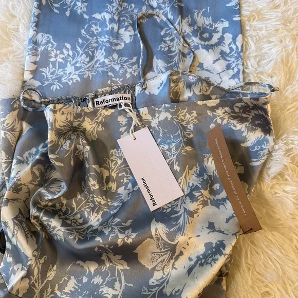 Reformation Frankie Silk Dress in Porcelain Reformation - Picture 7 of 13